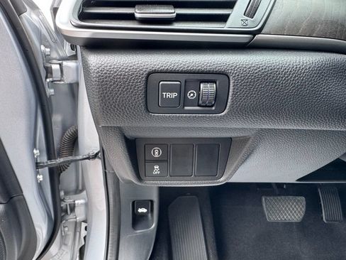 Used 2018 Honda Accord EX image 12
