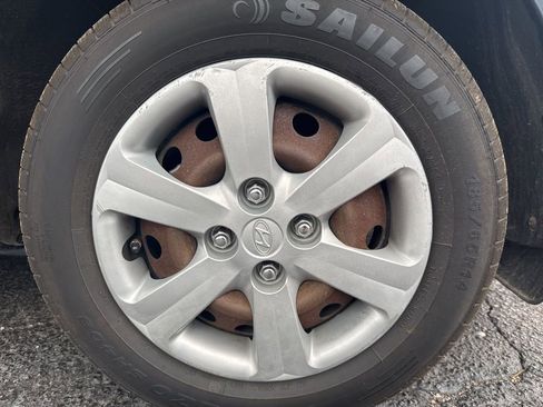 Used 2011 Hyundai Accent GLS w/ Premium Pkg 4 image 24