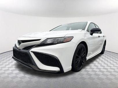 Used 2022 Toyota Camry SE w/ Carpet Mat Package (TMS)