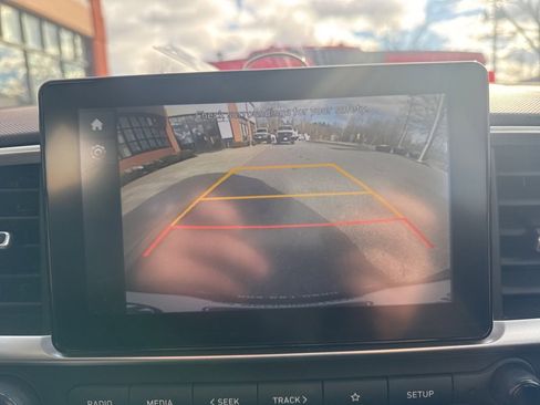 Used 2025 Hyundai Venue SEL image 38