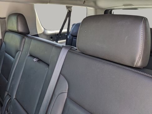 Used 2018 Chevrolet Suburban Premier AWD/4WD image 19