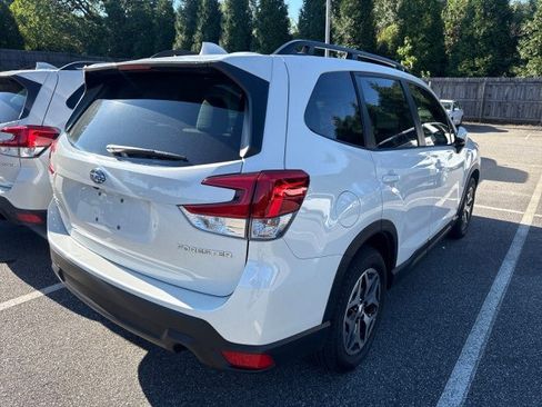 Used 2023 Subaru Forester Premium AWD/4WD image 4