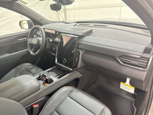 New 2026 GMC Acadia AT4 w/ Luxury Package AWD/4WD image 30