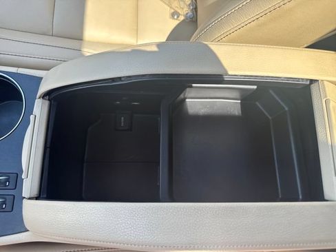 Used 2019 Toyota Highlander XLE AWD/4WD image 25