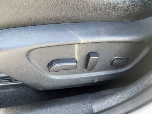 Used 2020 Nissan Rogue SL image 18