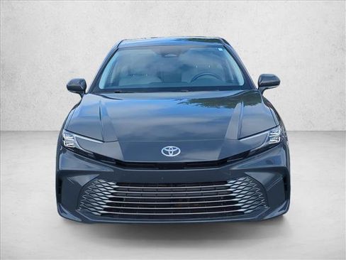 Certified 2025 Toyota Camry XLE FWD image 3