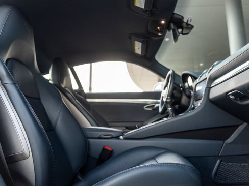 Certified 2024 Porsche 718 Cayman RWD image 36