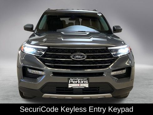 Used 2023 Ford Explorer XLT w/ Equipment Group 202A image 3