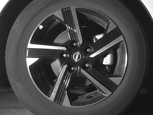 Used 2025 Nissan Sentra SV image 13