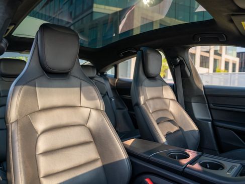 Certified 2020 Porsche Taycan Turbo w/ Premium Package AWD/4WD image 25