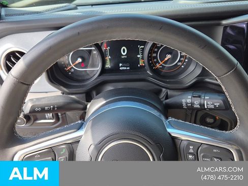 Used 2025 Jeep Wrangler Unlimited Sahara AWD/4WD image 22