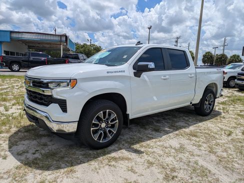 Used 2024 Chevrolet Silverado 1500 LT AWD/4WD image 8