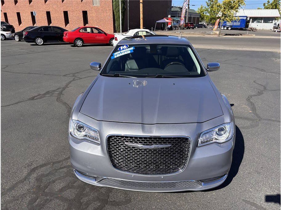 Used 2016 Chrysler 300 C RWD image 8