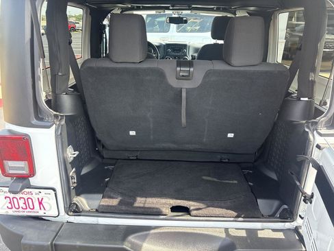 Used 2018 Jeep Wrangler Sport AWD/4WD image 10
