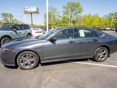 Certified 2023 Honda Accord EX image 3