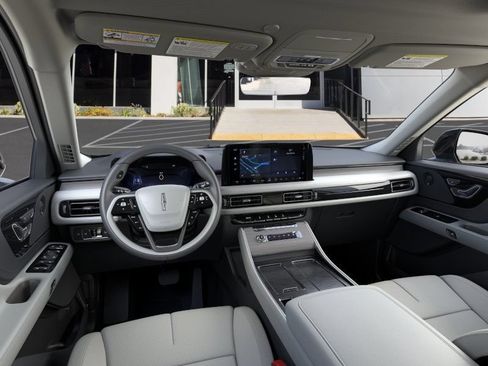 Used 2026 Lincoln Aviator Reserve RWD image 9