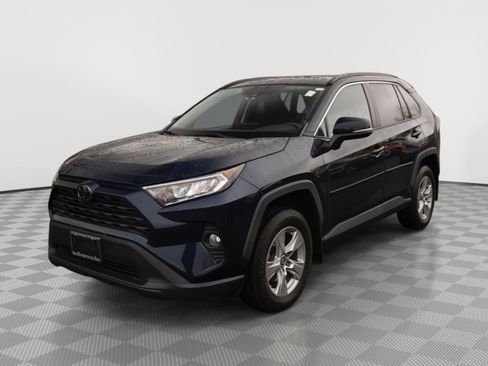 Used 2019 Toyota RAV4 XLE w/ Convenience Package image 18
