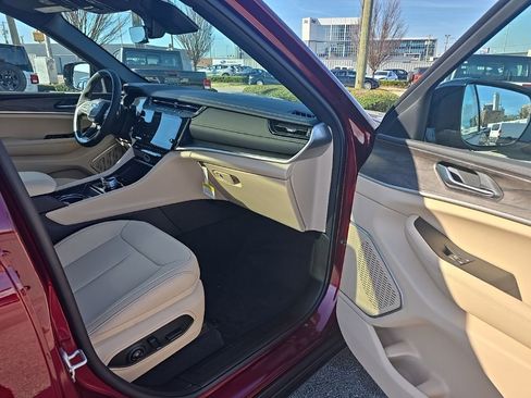 New 2026 Jeep Grand Cherokee Limited image 19