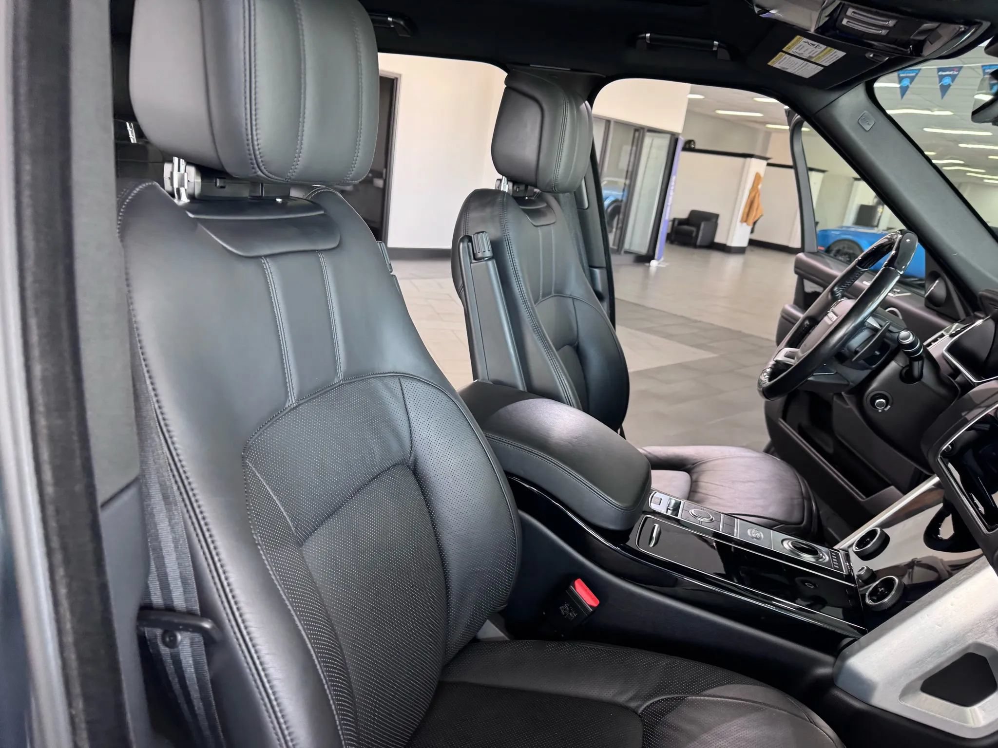 Used 2021 Land Rover Range Rover P525 Westminster Edition AWD/4WD image 13
