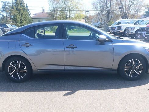 Used 2024 Nissan Sentra SV FWD image 7