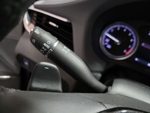 Certified 2023 Buick Enclave Essence image 32