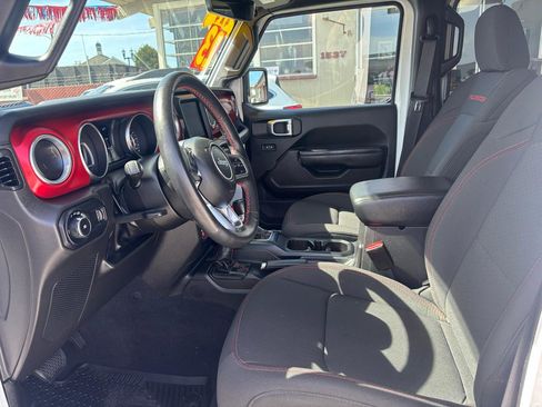 Used 2023 Jeep Wrangler Unlimited Rubicon w/ Cold Weather Group AWD/4WD image 4