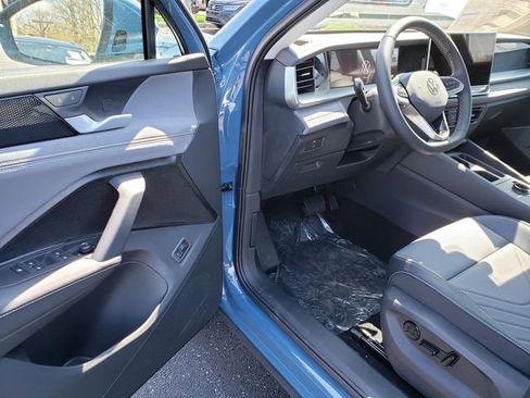 New 2026 Volkswagen Tiguan SE image 6