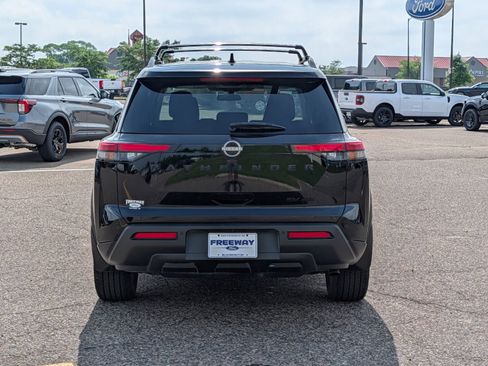 Used 2023 Nissan Pathfinder SV w/ Black Appearance Package AWD/4WD image 6