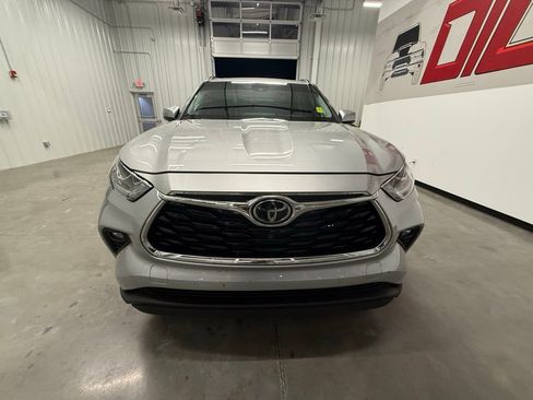 Used 2022 Toyota Highlander Limited image 10