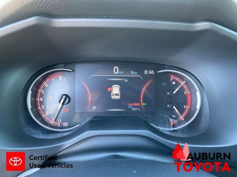 Certified 2025 Toyota RAV4 LE AWD/4WD image 31