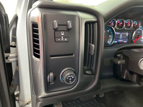 Used 2018 Chevrolet Silverado 1500 LT w/ All Star Edition image 25
