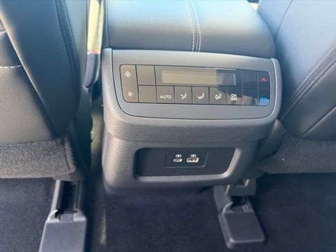 Used 2025 Nissan Pathfinder SL w/ Lighting Package (N92) AWD/4WD image 28