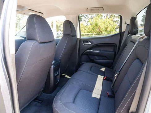 Used 2021 Chevrolet Colorado LT RWD image 18
