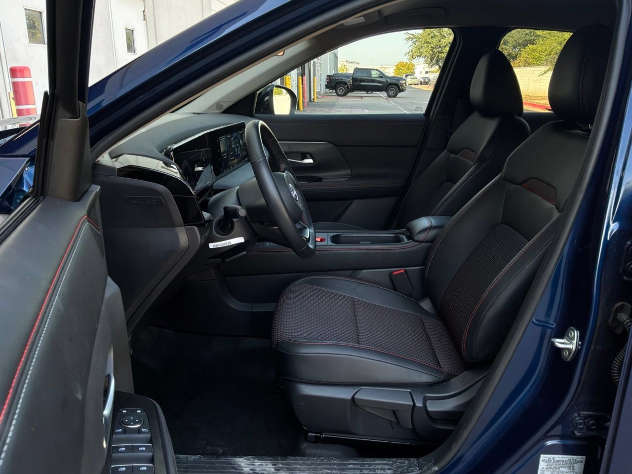 Used 2026 Nissan Kicks SR FWD image 10