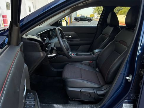Used 2026 Nissan Kicks SR FWD image 10