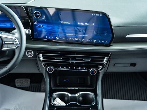 New 2026 Chevrolet Traverse LT w/ Sun and Wheel Package image 22