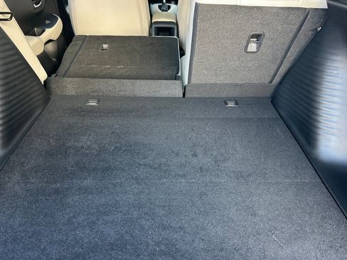 Used 2023 Honda HR-V LX image 12