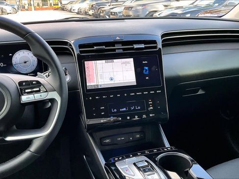 Used 2024 Hyundai Tucson Limited image 6