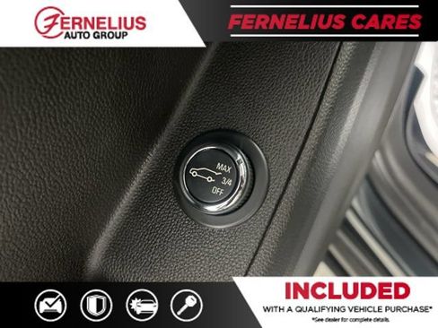 Used 2021 Chevrolet Traverse LT FWD image 38