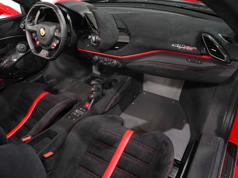 Used 2020 Ferrari 488 Pista Spider RWD image 15
