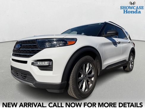 Used 2020 Ford Explorer XLT w/ Equipment Group 202A image 2