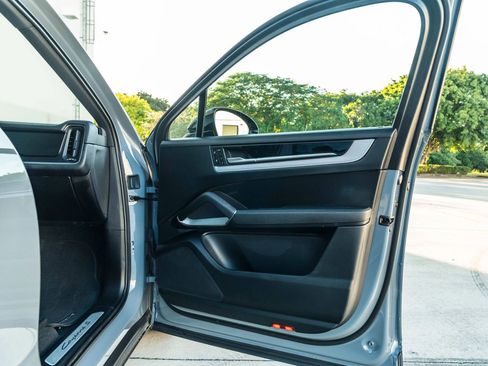 Used 2024 Porsche Cayenne S image 26