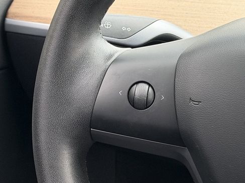 Used 2020 Tesla Model Y Long Range image 44