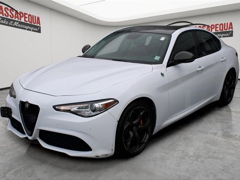 Used 2018 Alfa Romeo Giulia Ti image 1