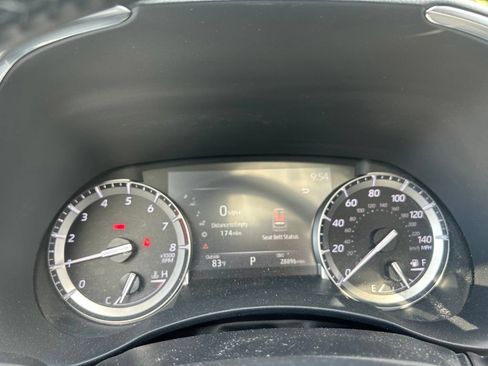 Used 2022 Toyota Highlander Platinum FWD image 25