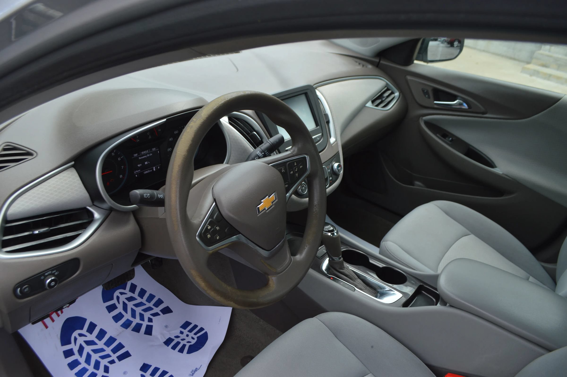 Used 2017 Chevrolet Malibu LS FWD image 14