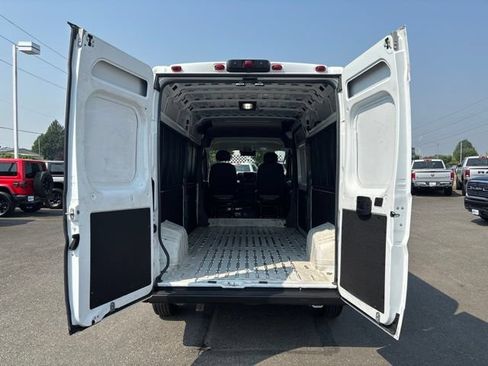 Used 2024 RAM ProMaster 2500 w/ Convenience Group FWD image 27