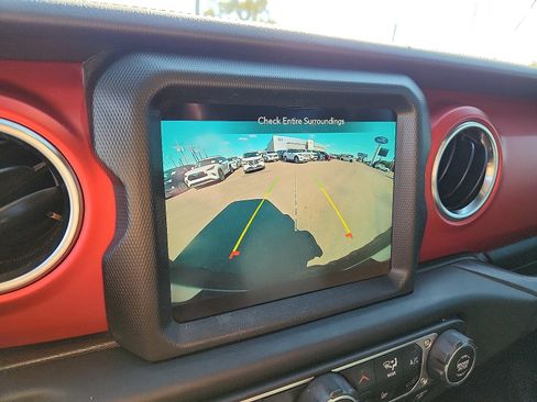 Used 2021 Jeep Wrangler Unlimited Rubicon image 16