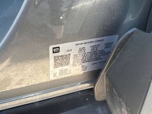 Used 2025 Chevrolet Trax LT FWD image 27