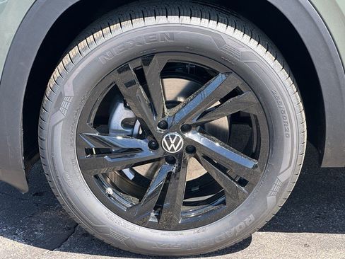 New 2026 Volkswagen Atlas Cross Sport SEL R-Line AWD/4WD image 6